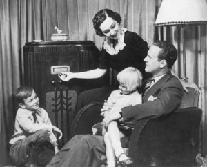Family_listening_to_radio